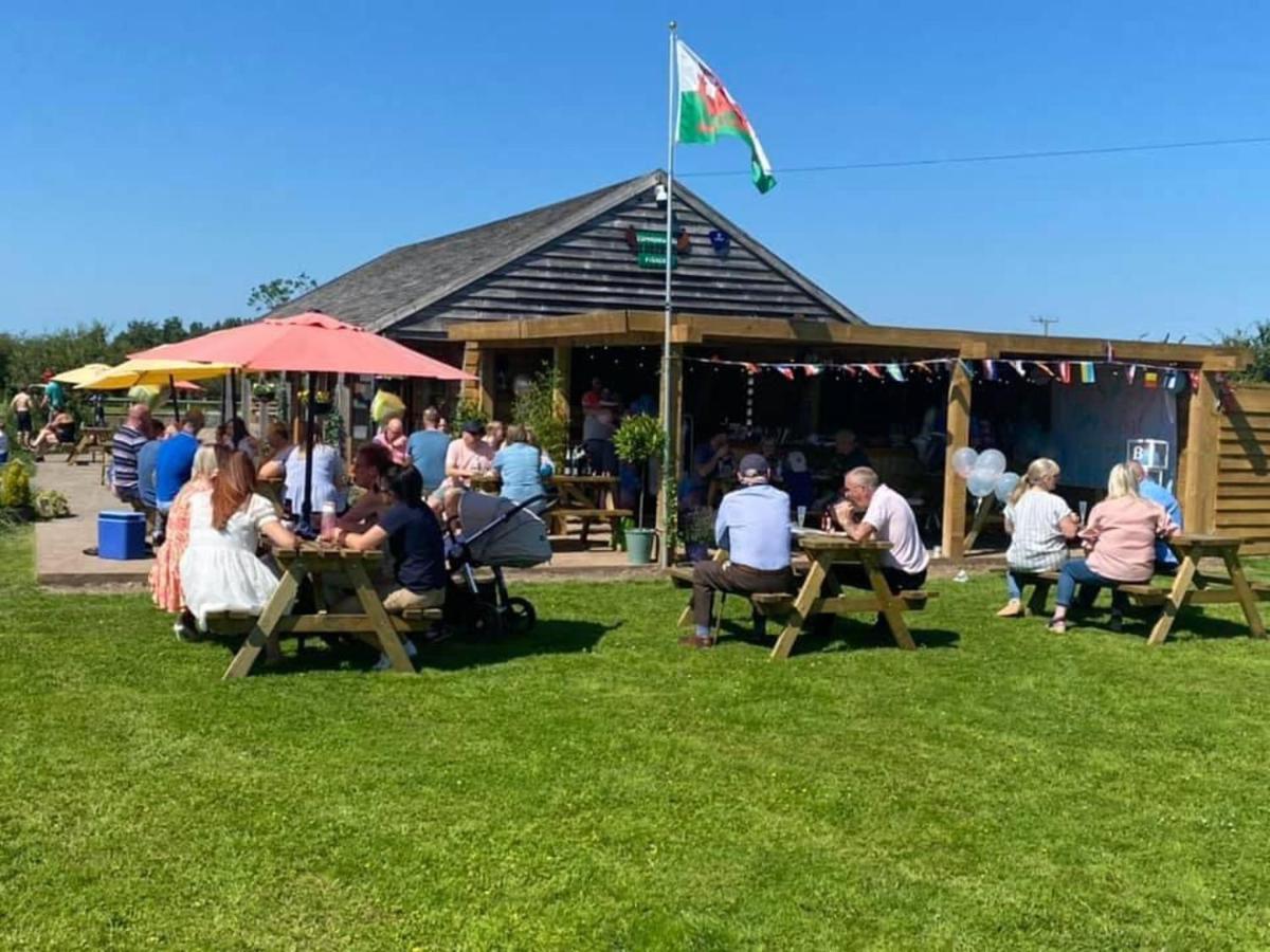Arcadia Safari Tent In Private 5 Acre Field Wrexham Exterior foto